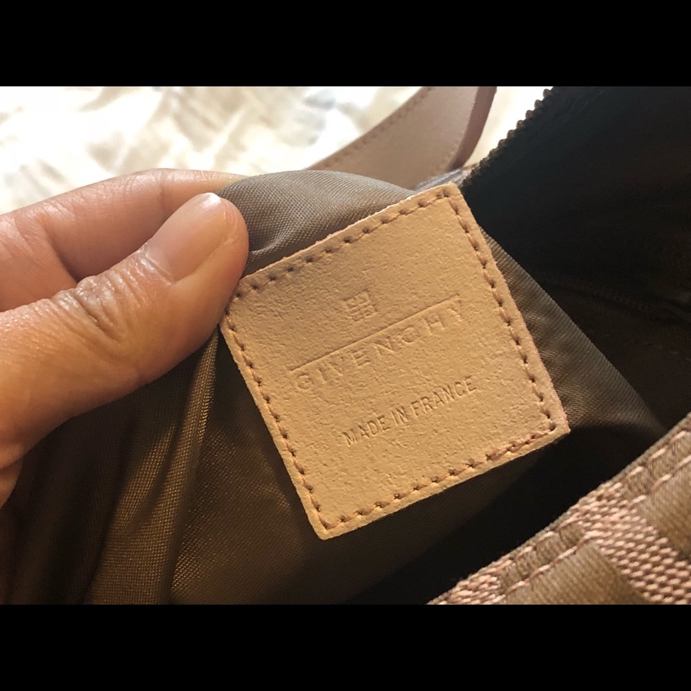 Authentic givenchy bag - Picture 5 of 16